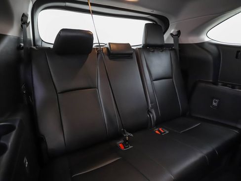 Used 2022 Toyota Highlander XLE AWD/4WD image 29