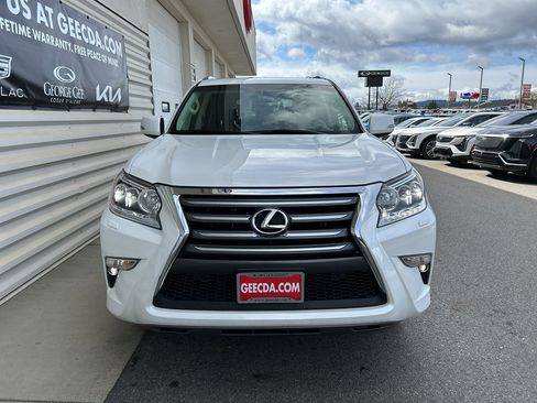 Used 2018 Lexus GX 460 Premium w/ Premium Package AWD/4WD image 2