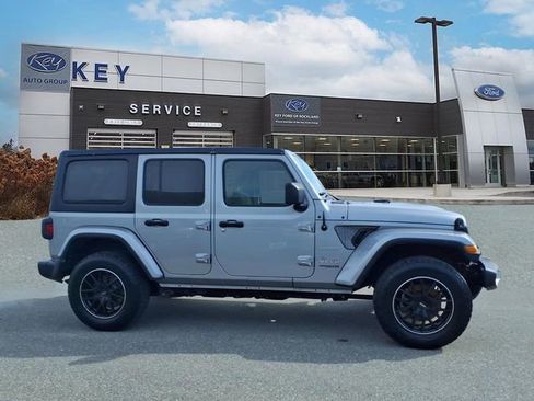 Used 2020 Jeep Wrangler Unlimited Sahara AWD/4WD image 4