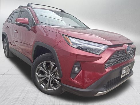Used 2022 Toyota RAV4 Limited AWD/4WD image 3