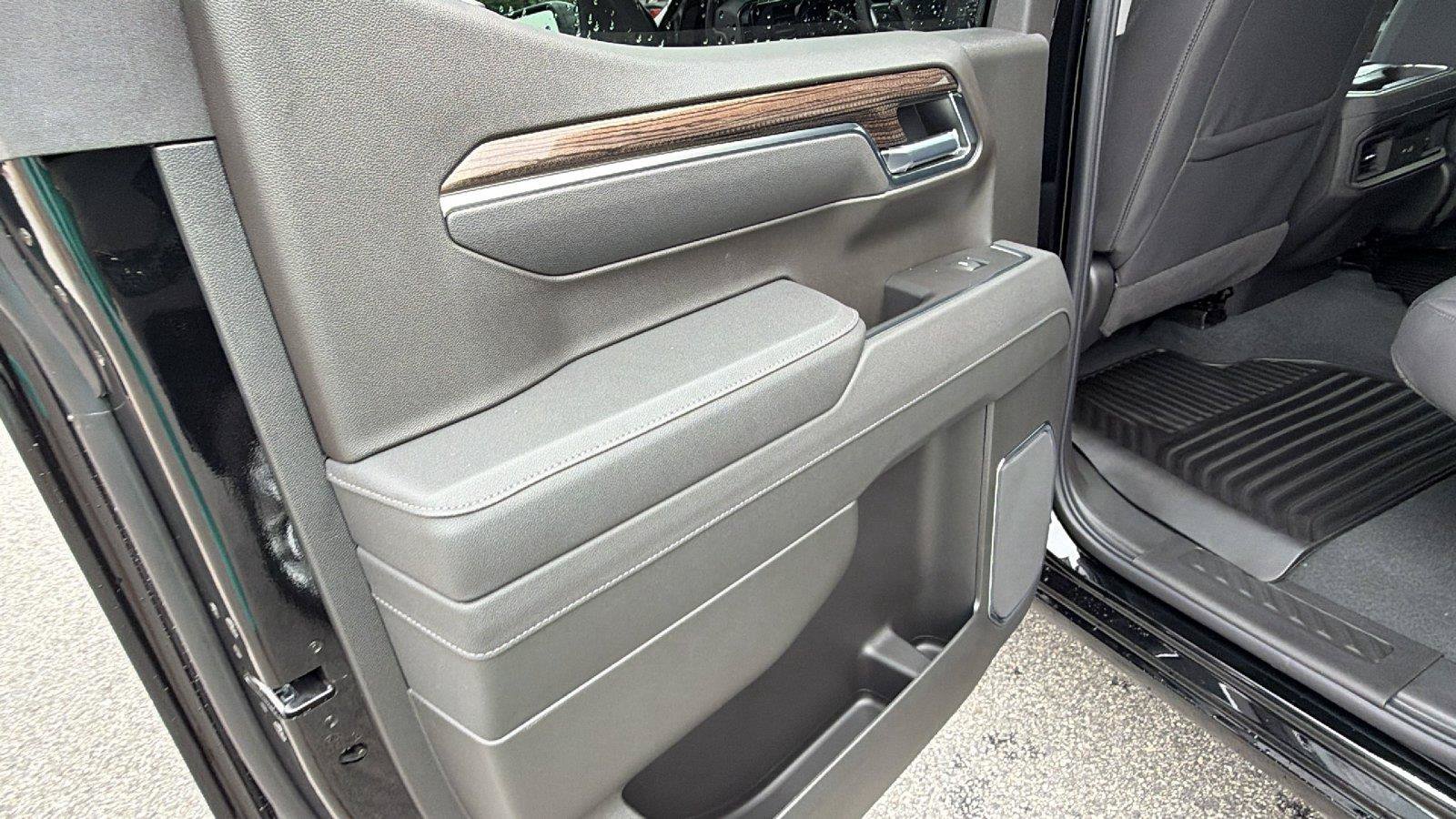 New 2026 Chevrolet Silverado 1500 RST w/ Convenience Package II AWD/4WD image 17