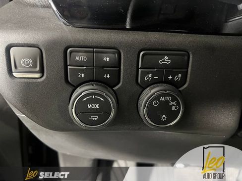 Used 2023 Chevrolet Silverado 1500 LT w/ Z71 Off-Road Package AWD/4WD image 14