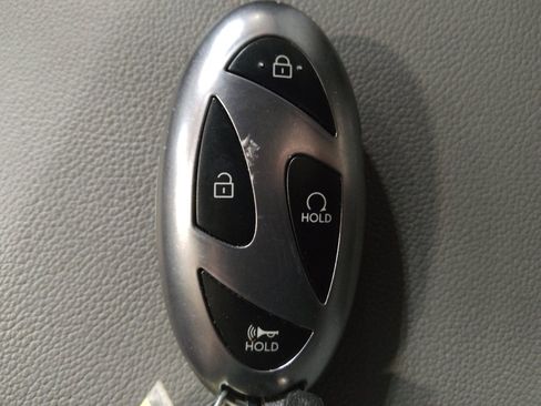 Used 2025 Hyundai Elantra SEL FWD image 32