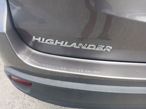 Used 2014 Toyota Highlander XLE image 13