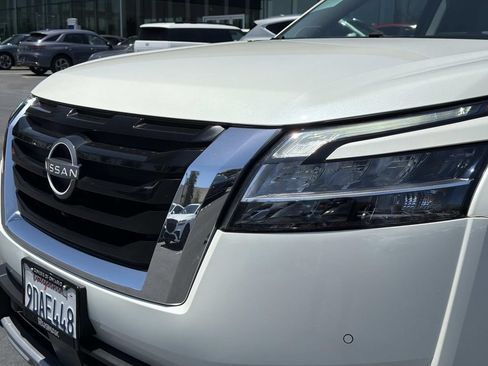Used 2022 Nissan Pathfinder Platinum w/ Cargo Package FWD image 26