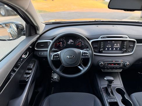 Used 2019 Kia Sorento AWD V6 w/ LX V6 Convenience Package image 28