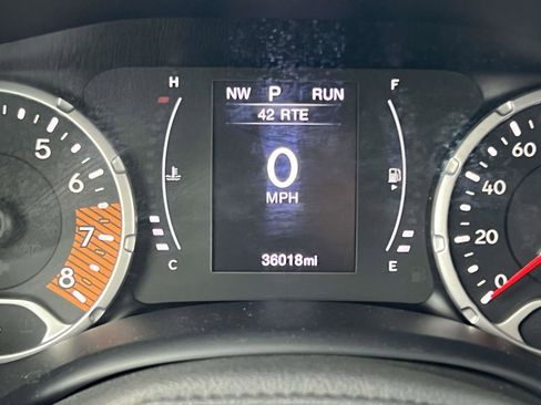 Used 2023 Jeep Renegade Latitude image 17