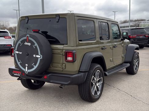 Used 2025 Jeep Wrangler Unlimited Sport S 4xe w/ Convenience Group AWD/4WD image 5