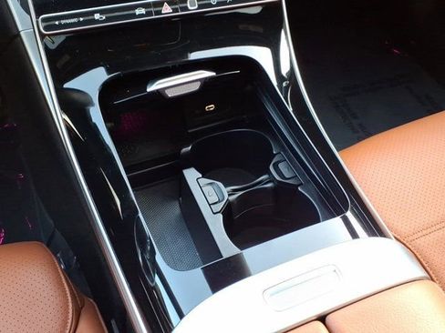 Used 2022 Mercedes-Benz C 300 Sedan image 7