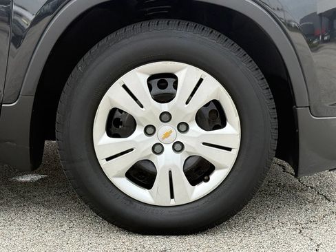 Used 2016 Chevrolet Trax LS w/ LPO, Protection Package FWD image 12