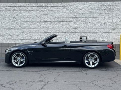 Used 2018 BMW M4 Convertible RWD image 32