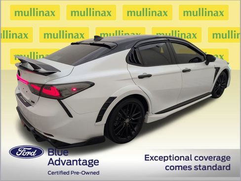 Used 2022 Toyota Camry XSE w/ Navigation Package FWD image 3