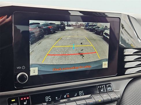 Used 2025 Toyota Camry SE w/ Convenience Package image 15