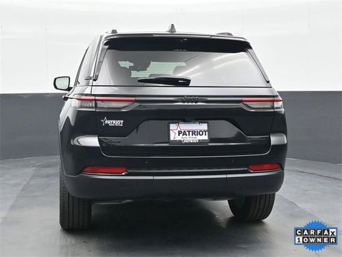 Used 2025 Jeep Grand Cherokee Limited w/ Luxury Tech Group II image 4