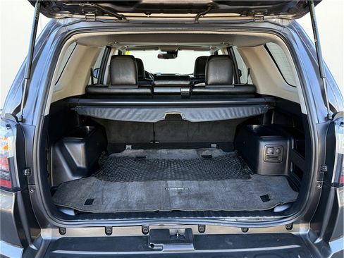 Used 2022 Toyota 4Runner SR5 Premium w/ Moonroof Package RWD image 23