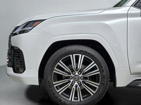 New 2026 Lexus LX 600 4WD w/ Luxury Package image 19
