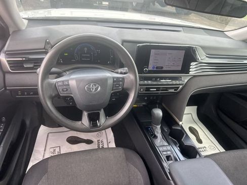 Used 2025 Toyota Camry LE FWD image 24