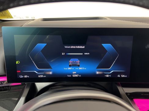 Used 2026 BMW i5 eDrive40 w/ Premium Package image 19