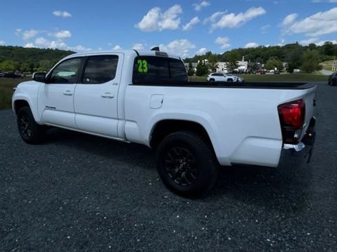 Certified 2023 Toyota Tacoma SR5 AWD/4WD image 6