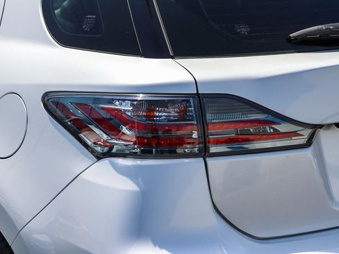 Used 2017 Lexus CT 200h FWD image 11