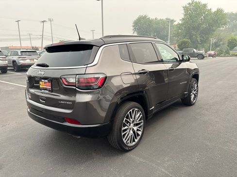 Used 2022 Jeep Compass Limited w/ Elite Group AWD/4WD image 5