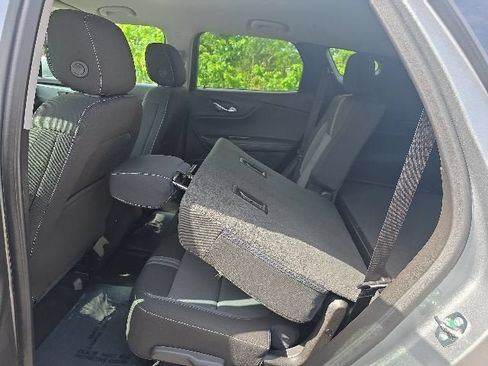 Used 2025 Chevrolet Blazer LT FWD image 30