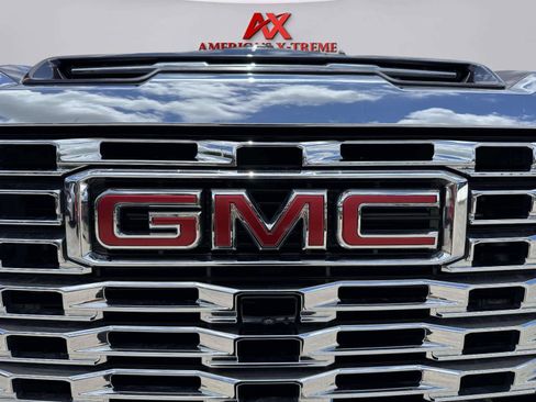 Used 2024 GMC Sierra 2500 Denali w/ Denali Reserve Package AWD/4WD image 12