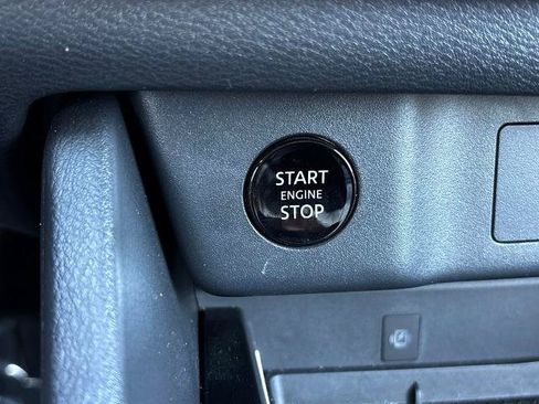 Certified 2024 Nissan Rogue SL FWD image 19