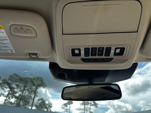 Used 2022 Ford Explorer Platinum w/ Equipment Group 601A AWD/4WD image 50
