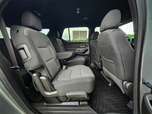 Used 2023 Chevrolet Traverse LT AWD/4WD image 38