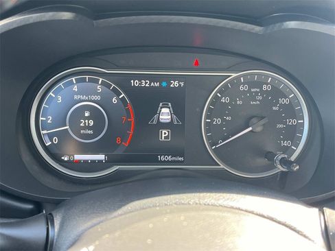 Certified 2025 Nissan Versa SR image 39