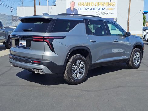 New 2026 Chevrolet Traverse LT FWD image 6