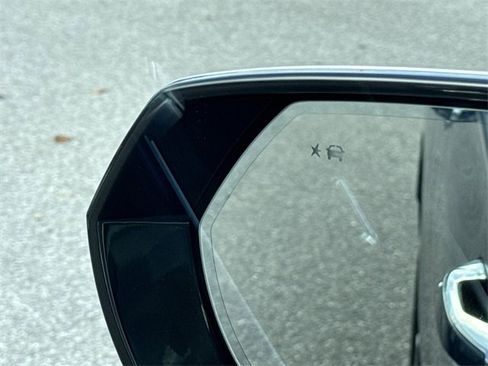 New 2026 Chevrolet Suburban Premier image 22