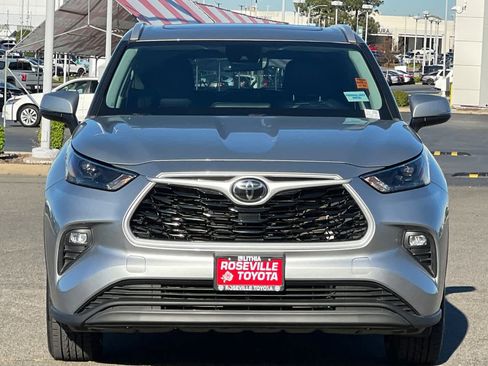 Used 2023 Toyota Highlander XLE image 10