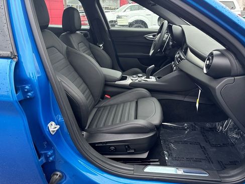 New 2025 Alfa Romeo Giulia image 9