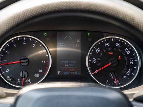 Used 2020 Toyota RAV4 XLE w/ Convenience Package FWD image 25