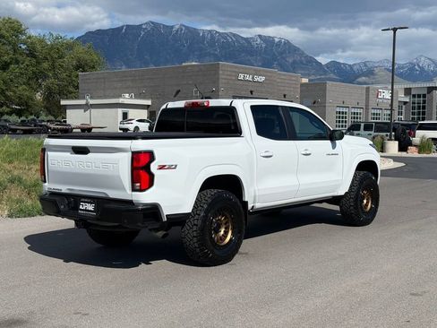 Used 2023 Chevrolet Colorado Z71 w/ Z71 Convenience Package 2 AWD/4WD image 9