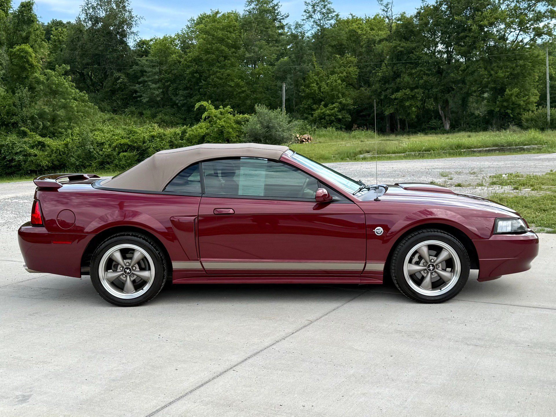 Used 2004 Ford Mustang GT RWD image 11