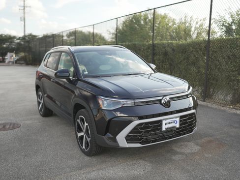 New 2025 Volkswagen Taos SEL image 1