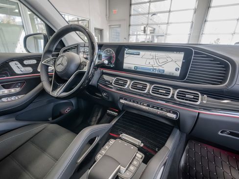 New 2026 Mercedes-Benz GLS 450 4MATIC image 19