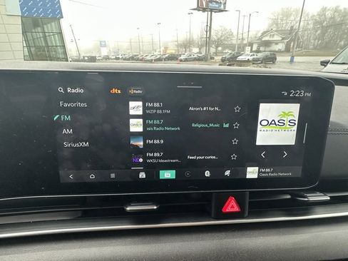 Used 2025 Kia Carnival EX image 13