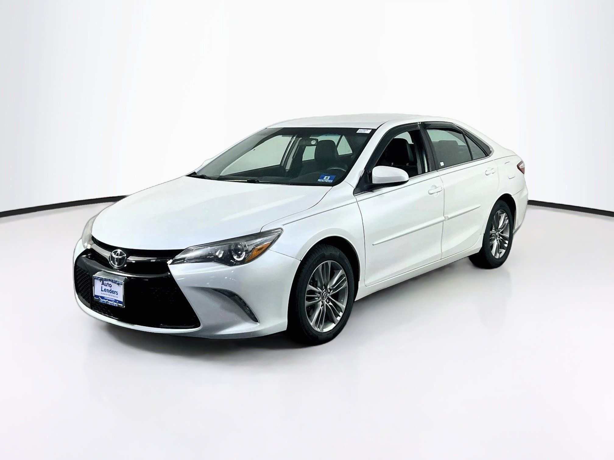 Used 2016 Toyota Camry SE w/ Protection Package (Q2) FWD image 1
