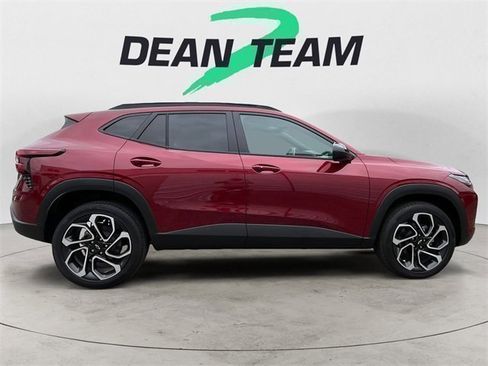 Used 2025 Chevrolet Trax RS w/ Driver Confidence Package image 9