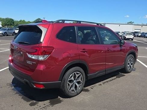 Used 2023 Subaru Forester Premium AWD/4WD image 4