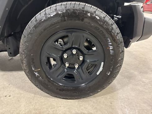 Used 2025 Jeep Wrangler Sport image 26