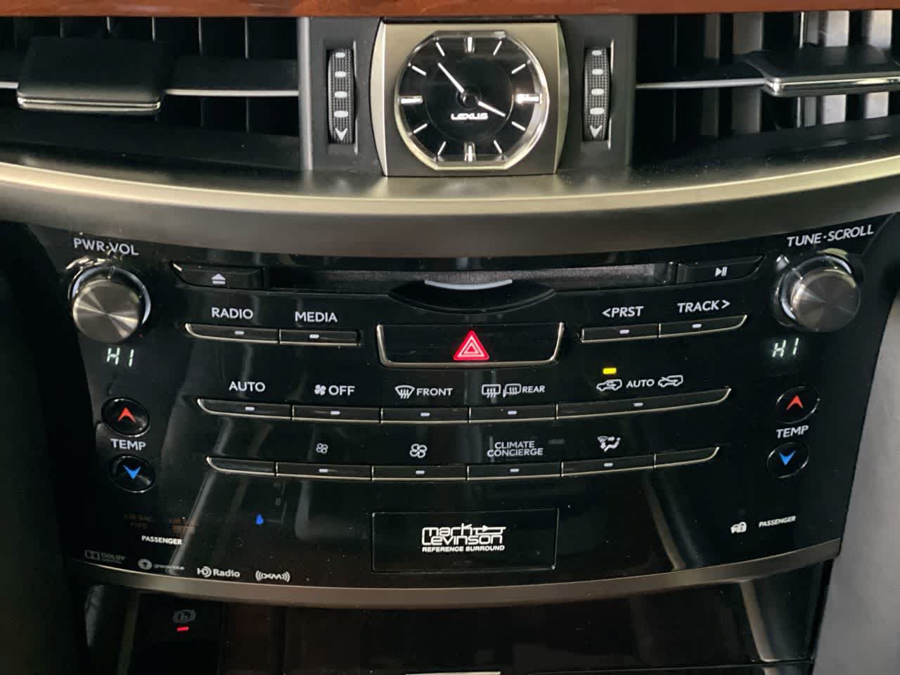 Used 2017 Lexus LX 570 4WD w/ Luxury Package image 19