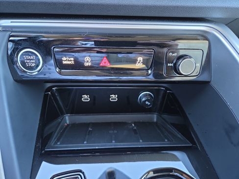 Used 2025 Audi Q5 Premium Plus w/ Premium Plus image 13