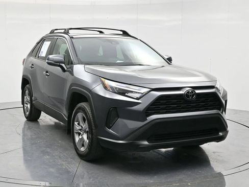 Used 2022 Toyota RAV4 XLE w/ Convenience Package AWD/4WD image 3