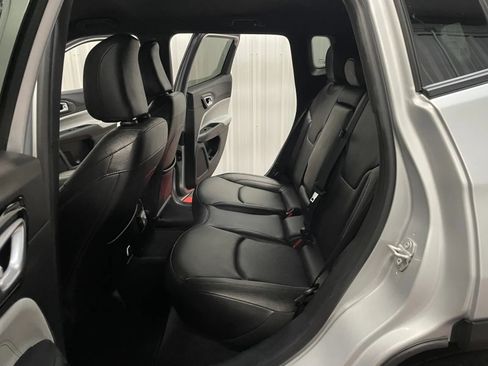 Used 2025 Jeep Compass Limited AWD/4WD image 39