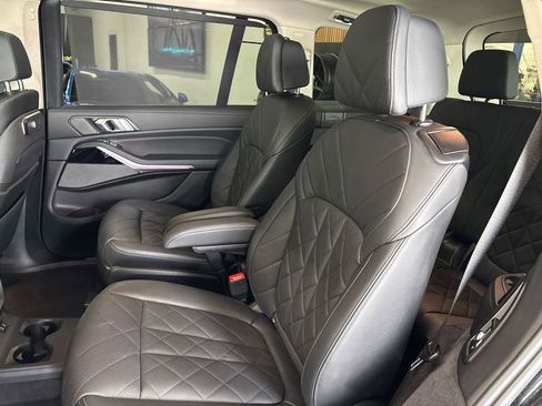 Used 2023 BMW X7 xDrive40i w/ Premium Package image 37